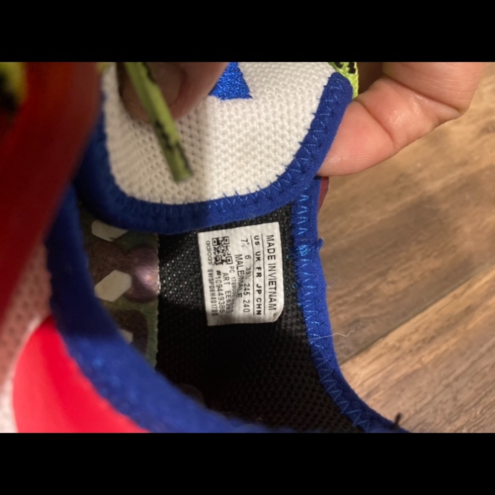 Adidas - Picture 7 of 9